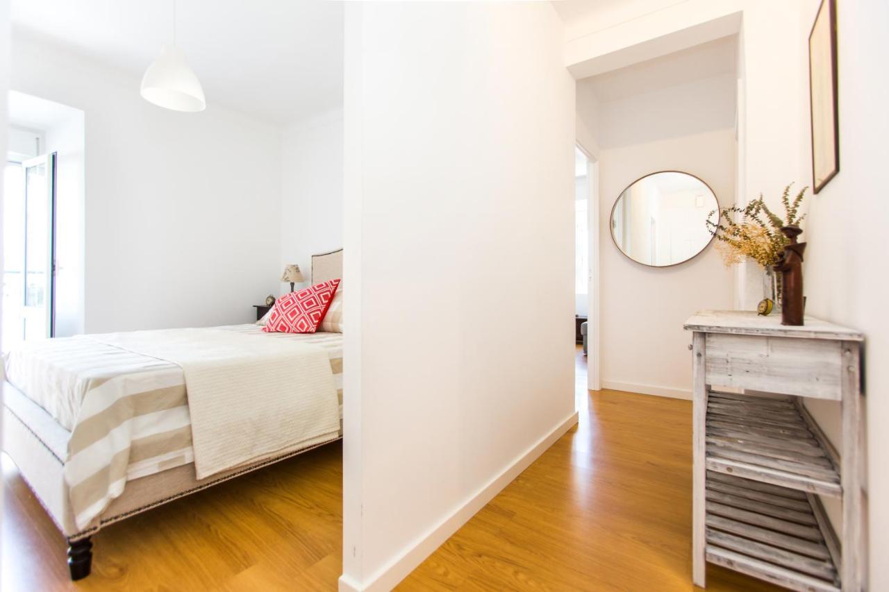 Belem! Charming 2 Bedroom Apartment W Terrace, Wifi & Free Street Parking Лиссабон Экстерьер фото